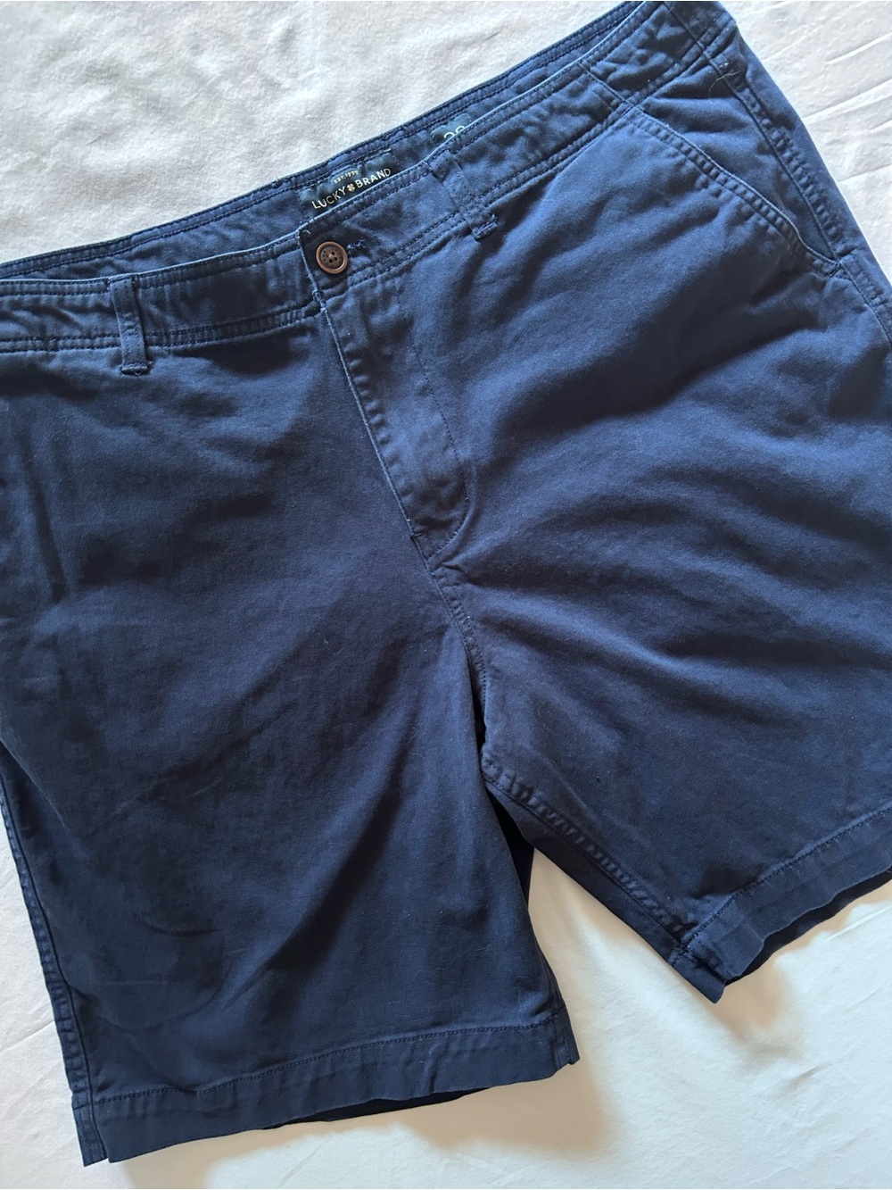 Lucky Brand Men’s Navy Blue Chino Shorts Size 38 9” Inseam Casual